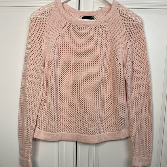 EUC Vintage Sears Women’s Medium Pink Crew Neck Sweater with a Slight Sparkle - Picture 2 of 9